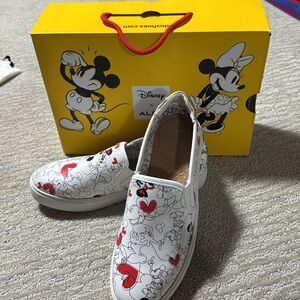 Disney x Aldo True Original Slip On Sneaker Mickey Minnie Mouse Womens 8 NIB